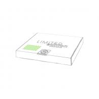 En la tapa de la caja de presentación