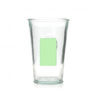 En el frente del vaso