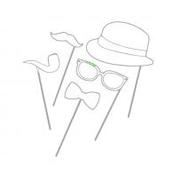 En el frontal arriba