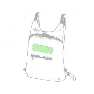 En el frontal de la mochila