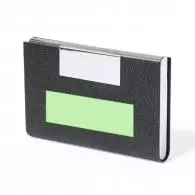 En el frontal parte superior